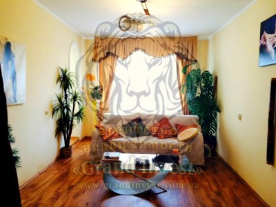 3-комн. квартира в отличном состоянии на Таврическом.