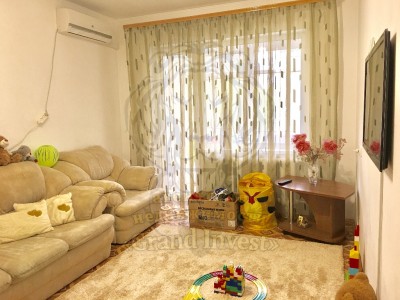 Двухкомнатная квартира в районе Института усовершенствования.