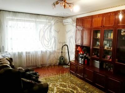 Трёхкомнатная квартира в кирпичном доме.