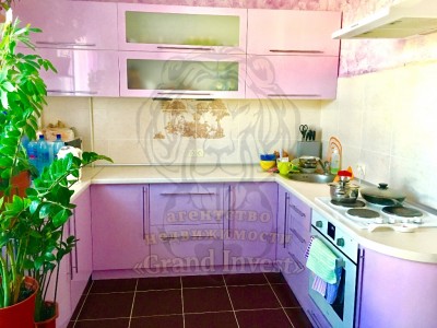 2-х  комнатная после евро ремонта  в новострое на Таврическом