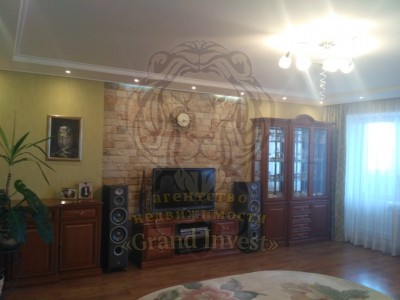 Прекрасная 3-х комнатная квартира на Таврическом