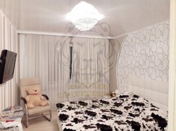 3-х комн. с перепланировкой и евроремонтом на Шуменском средний этаж