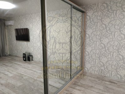 Продам 1-км кв на Таврическом