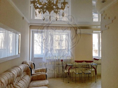 3-х комнатная квартира в центре по пл. Свобода