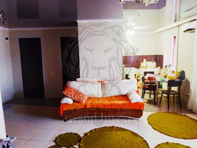 2- км квартира с ремонтом в Кирпиче Таврический