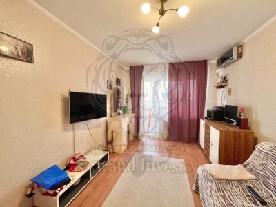 2-х ком. кв.рн Трех Штыков средний этаж