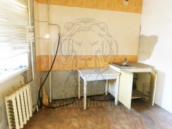 1 комнатная в кирпичном доме на  Таврическом